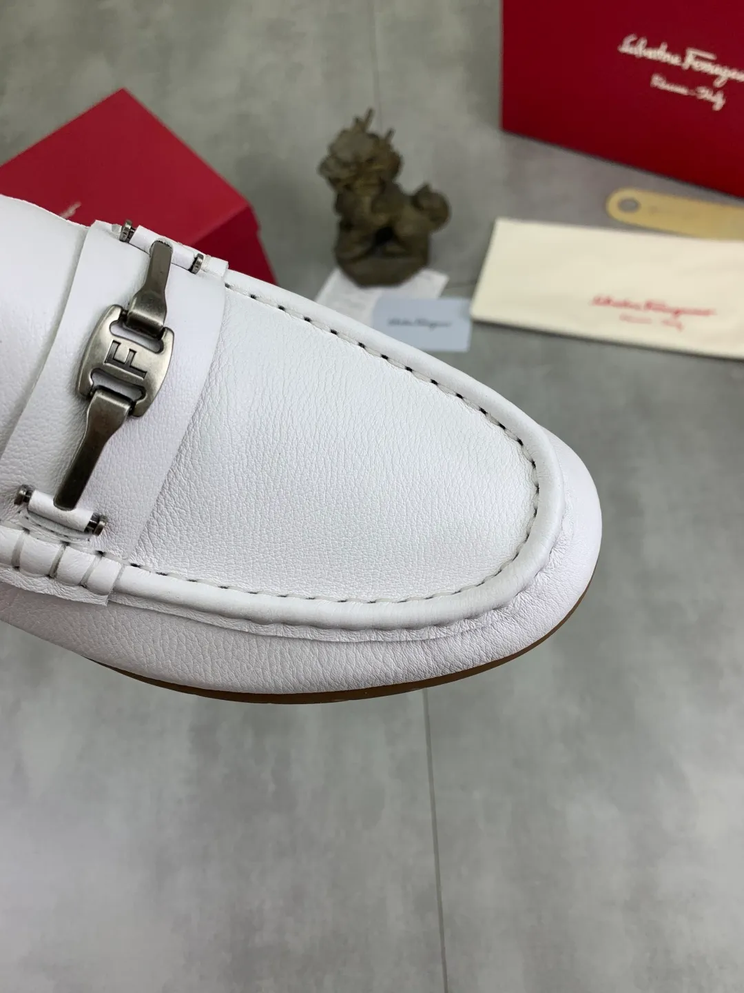 Men's shoes 💰P480 New model [Ferragamo/Ferragamo] Latest model Original imported calfskin, imported pigskin lining + original luxury metal buckle + original rubber outsole Soft and comfortable Size number: 38-44